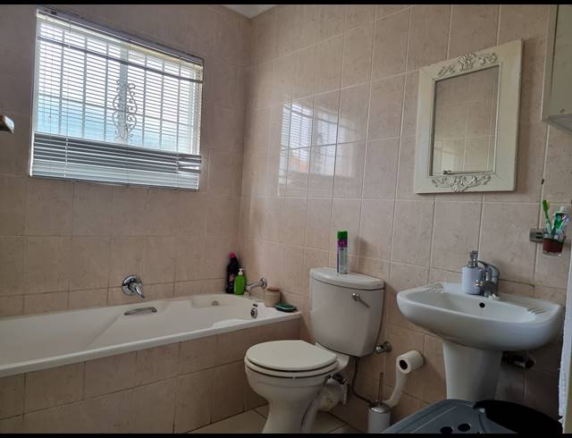 4 BEDROOM SIMPLEX RENTED IN ELANDSPARK